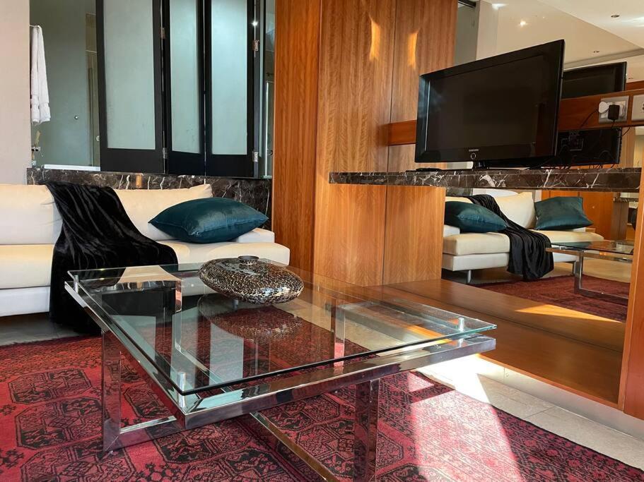 On 8th Apartment