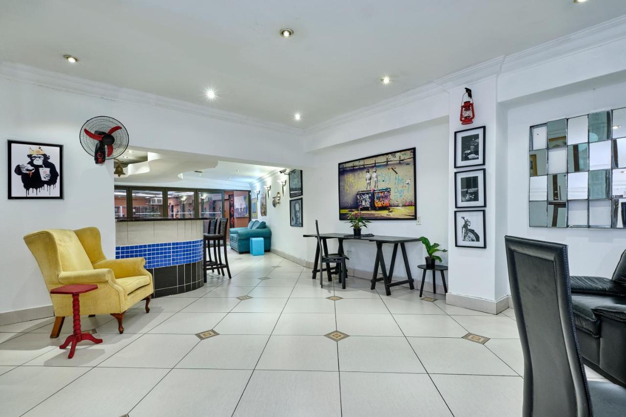 & Out Sandton Park Hotel 4*
