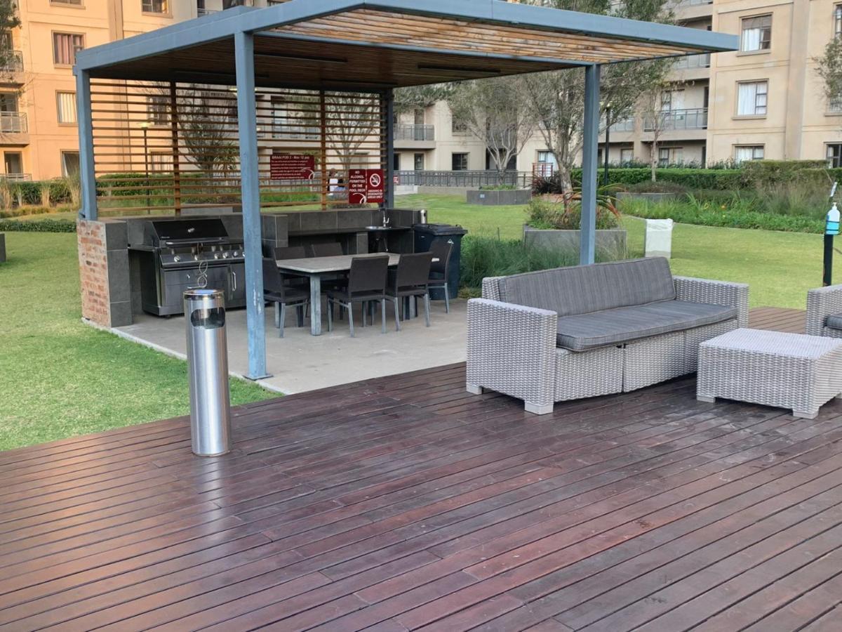 B&m Sandton Apartment. Johannesburg