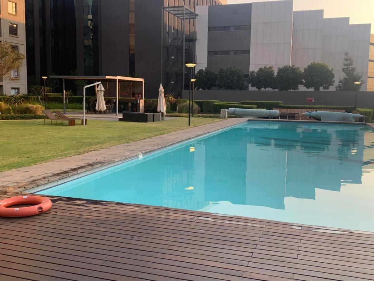 B&m Sandton Apartment. Apartment
