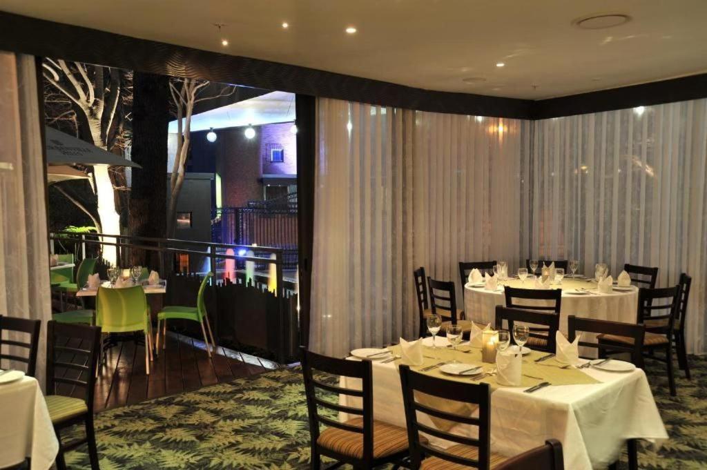 Private Anew Parktownian 4*