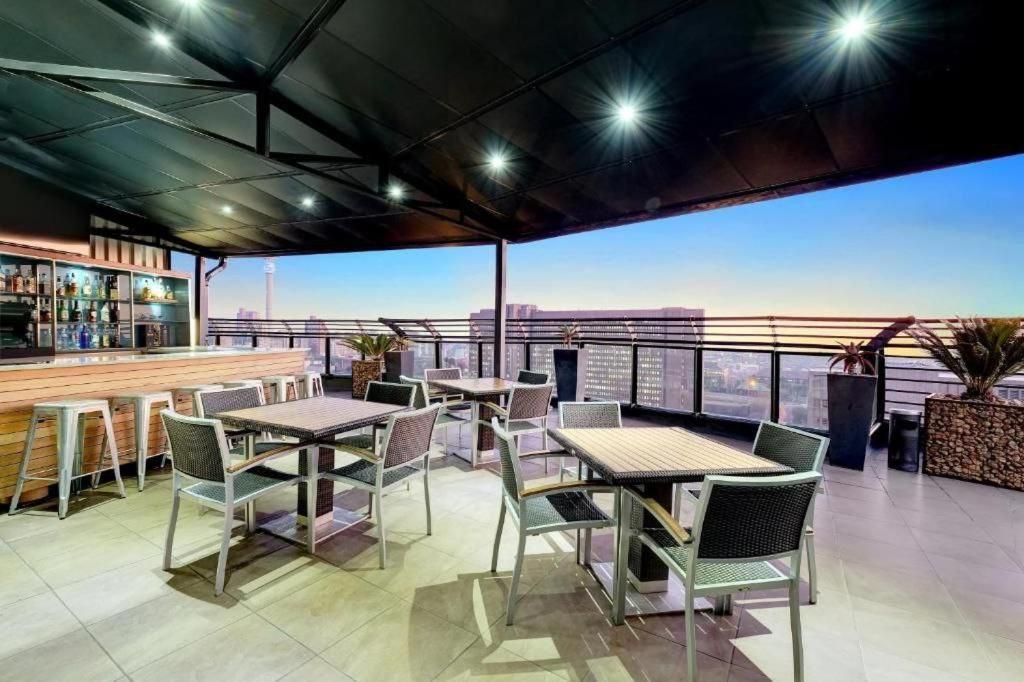 Private Anew Parktownian Hotel