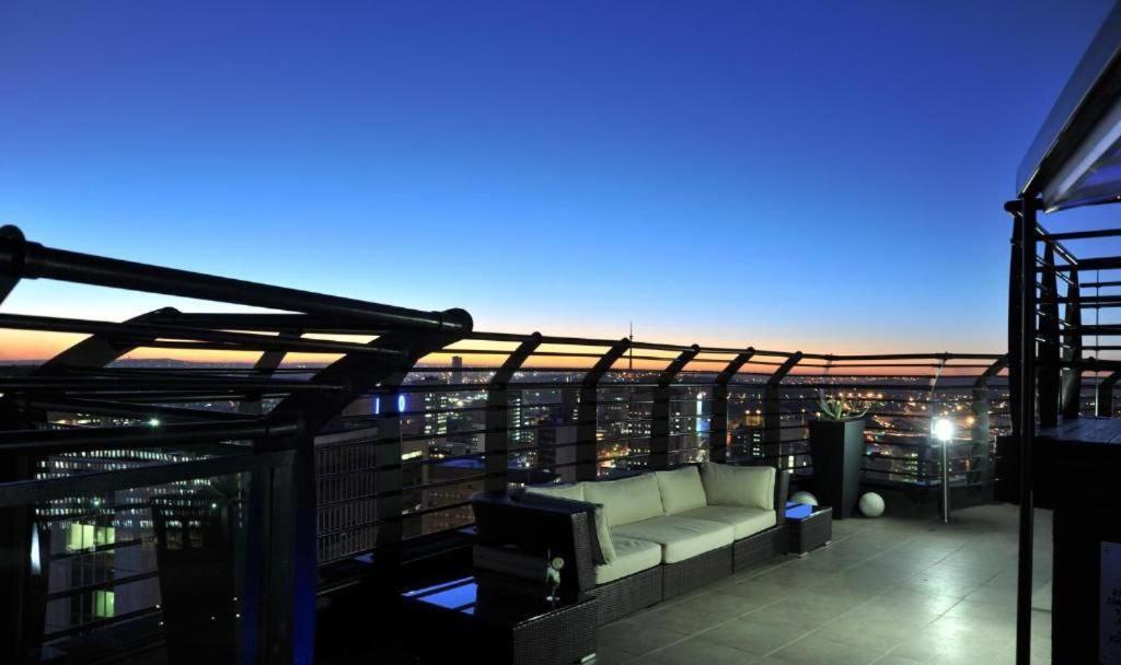 Private Anew Parktownian