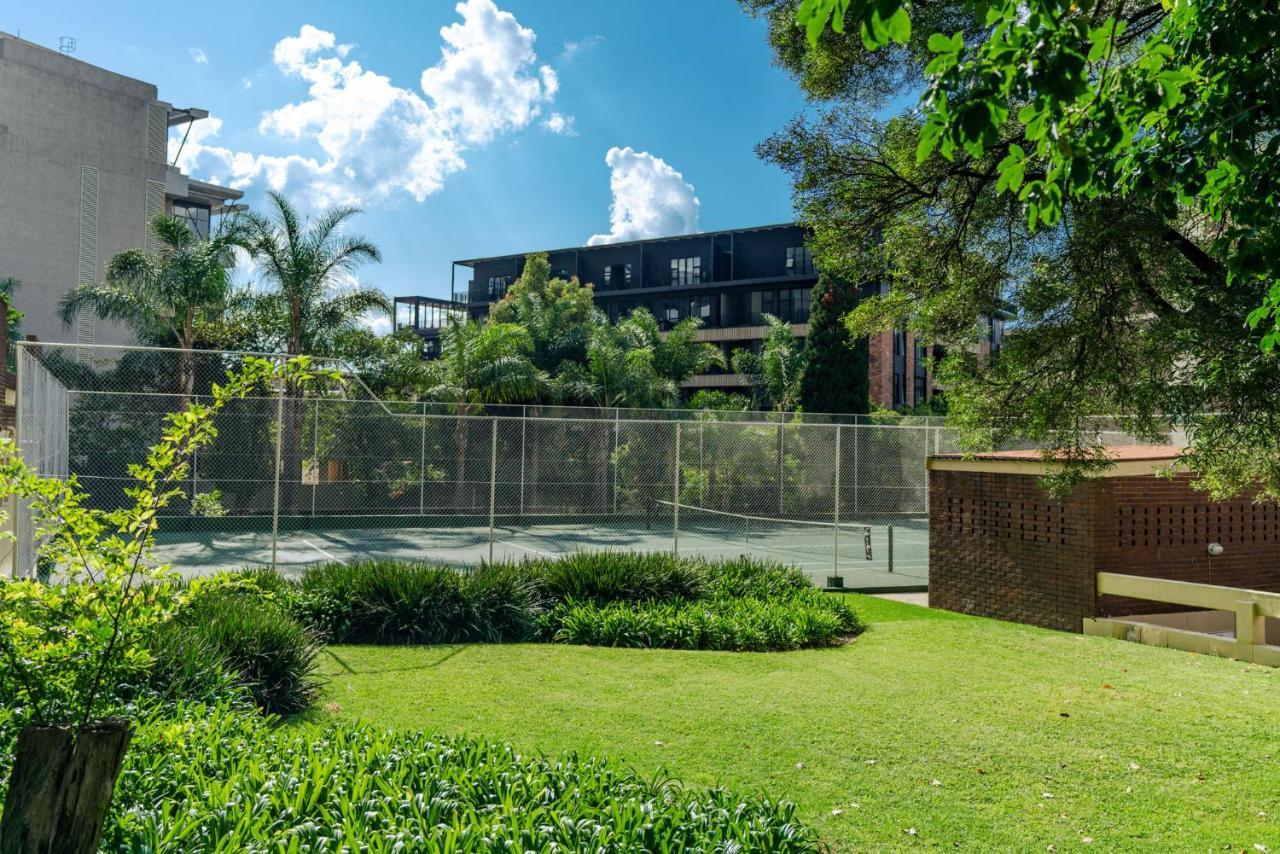 Lovely 3 Bedroom In The Heart Of Sandton 505 Apartment