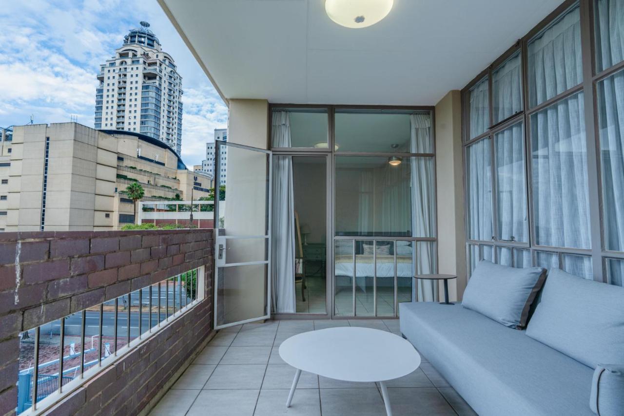 Lovely 3 Bedroom In The Heart Of Sandton 505 Apartment