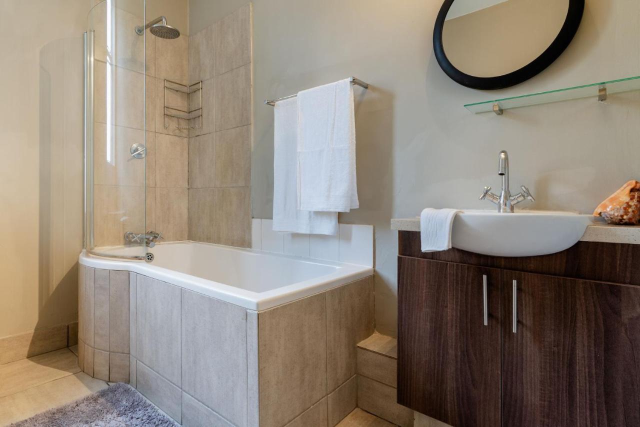 Apartment Lovely 3 Bedroom In The Heart Of Sandton 505 *