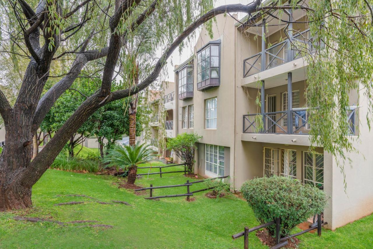 Modern 2 Bedroom In Vibrant Melville 99 Johannesburg