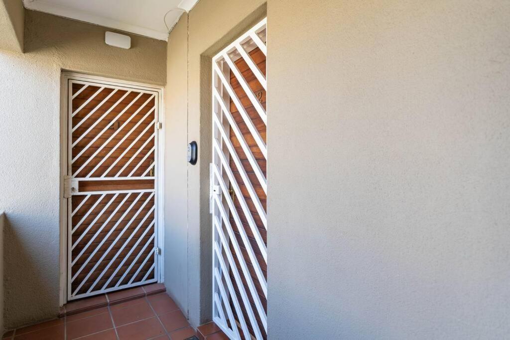 Modern In Culturally Vibrant Melville 22 Apartment