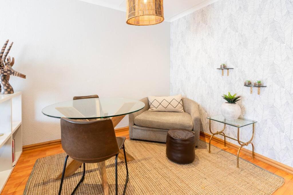 Apartment Modern In Culturally Vibrant Melville 22 Johannesburg