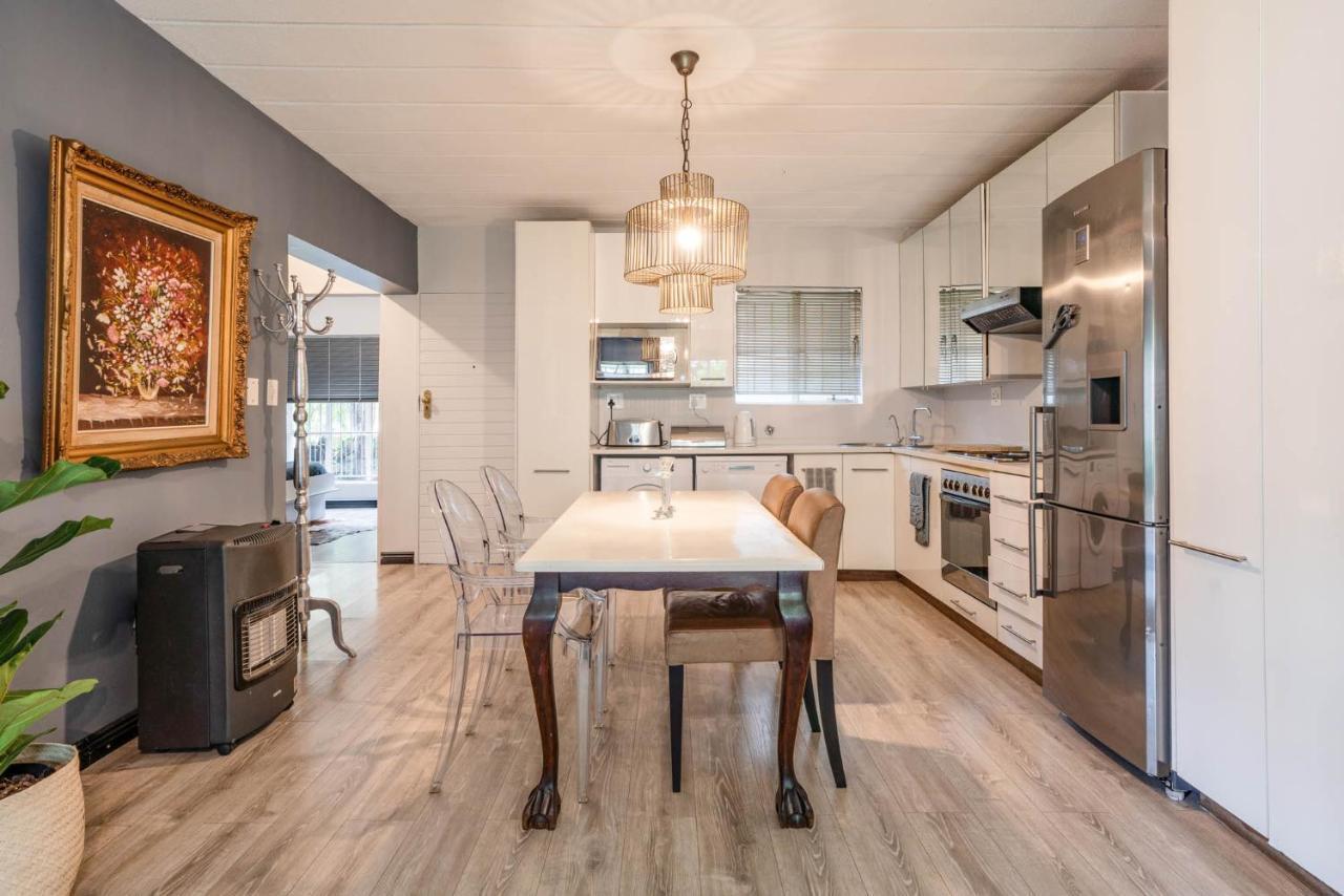 Apartment Modern 2 Bedroom In Vibrant Melville 99