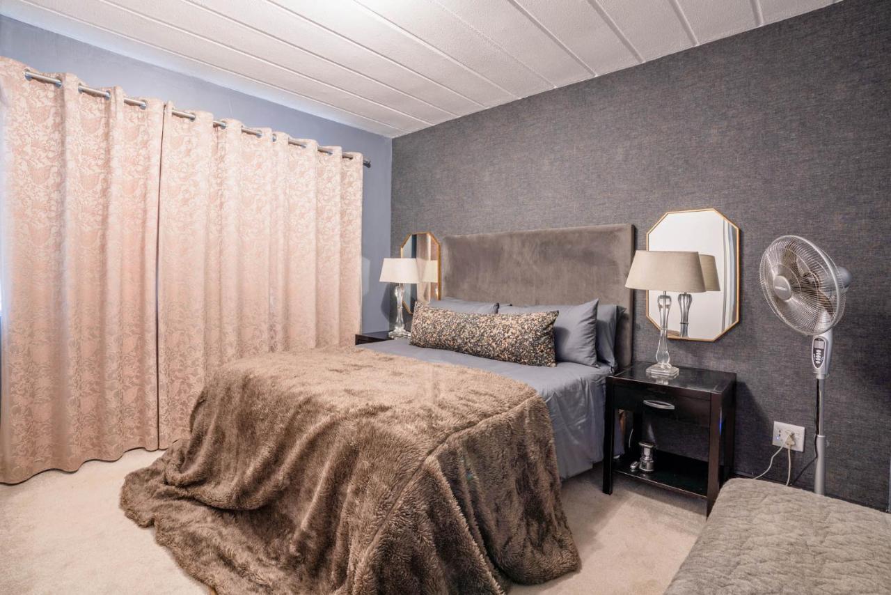 Modern 2 Bedroom In Vibrant Melville 99 Apartment Johannesburg