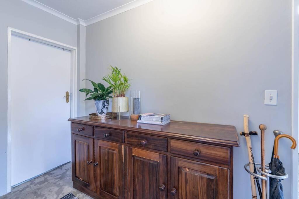 Apartment Lovely 2 Bedroom Unit In The Heart Of Melville 127