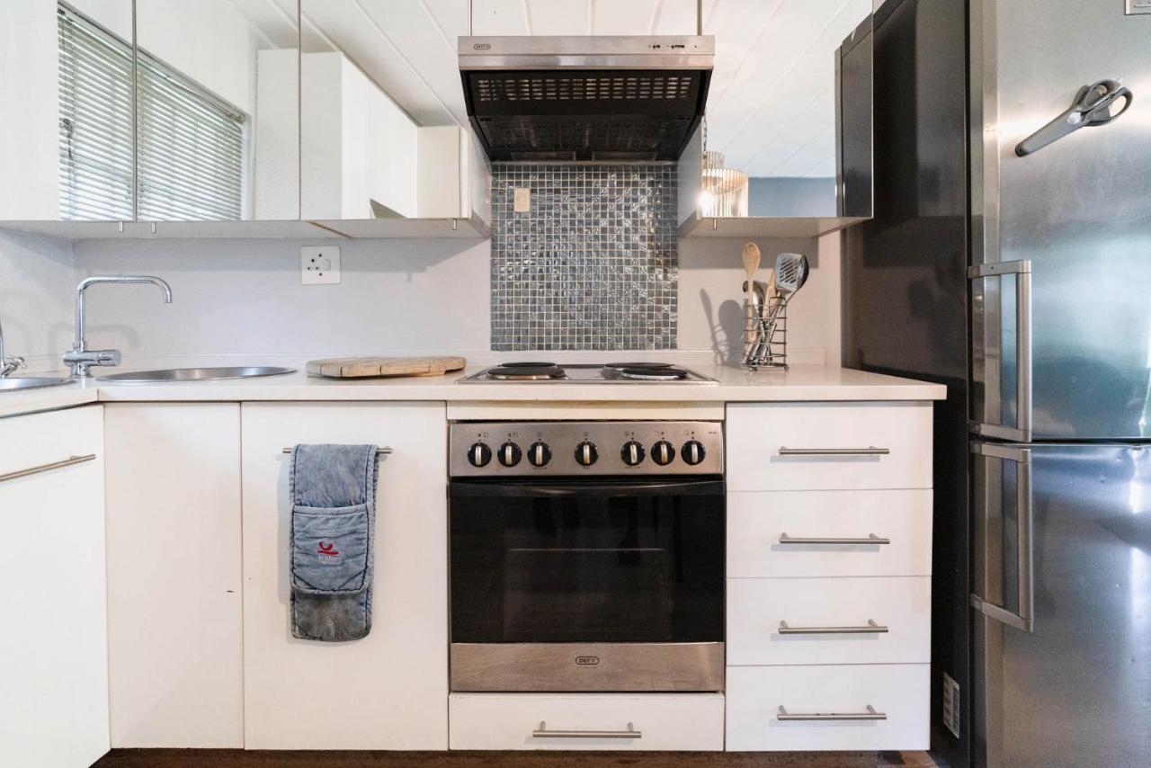Modern 2 Bedroom In Vibrant Melville 99 *