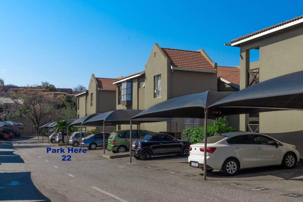 Modern In Culturally Vibrant Melville 22 Apartment Johannesburg