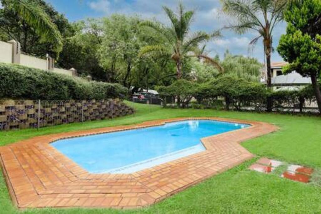 Modern In Culturally Vibrant Melville 22 Apartment