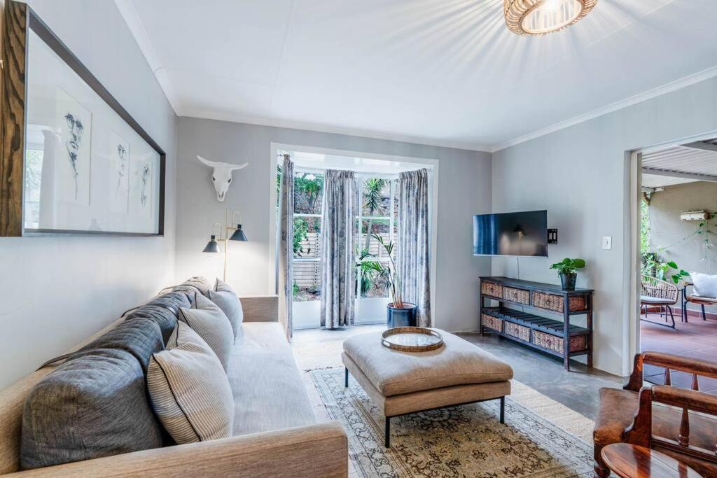 Apartment Lovely 2 Bedroom Unit In The Heart Of Melville 127 Johannesburg