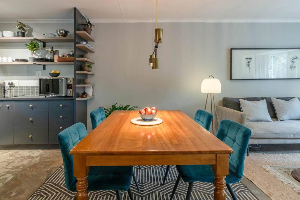 Lovely 2 Bedroom Unit In The Heart Of Melville 127 Apartment Johannesburg