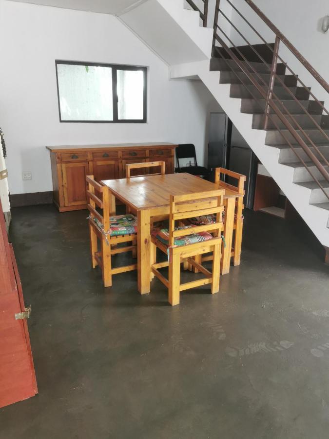 Whitehouse Guest house *