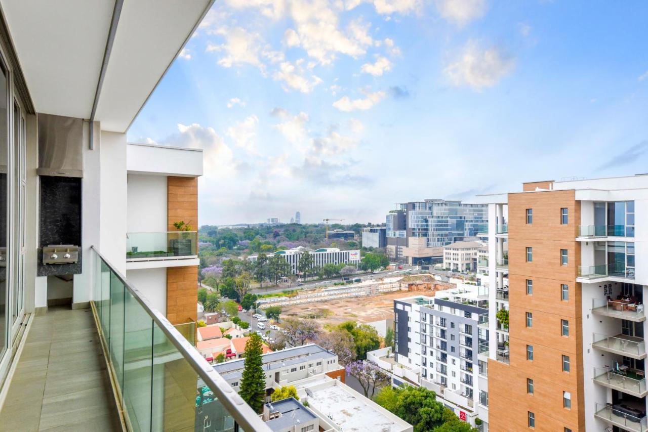 Chic 2 Bedroom Penthouse In The Heart Of Rosebank Căn hộ Johannesburg