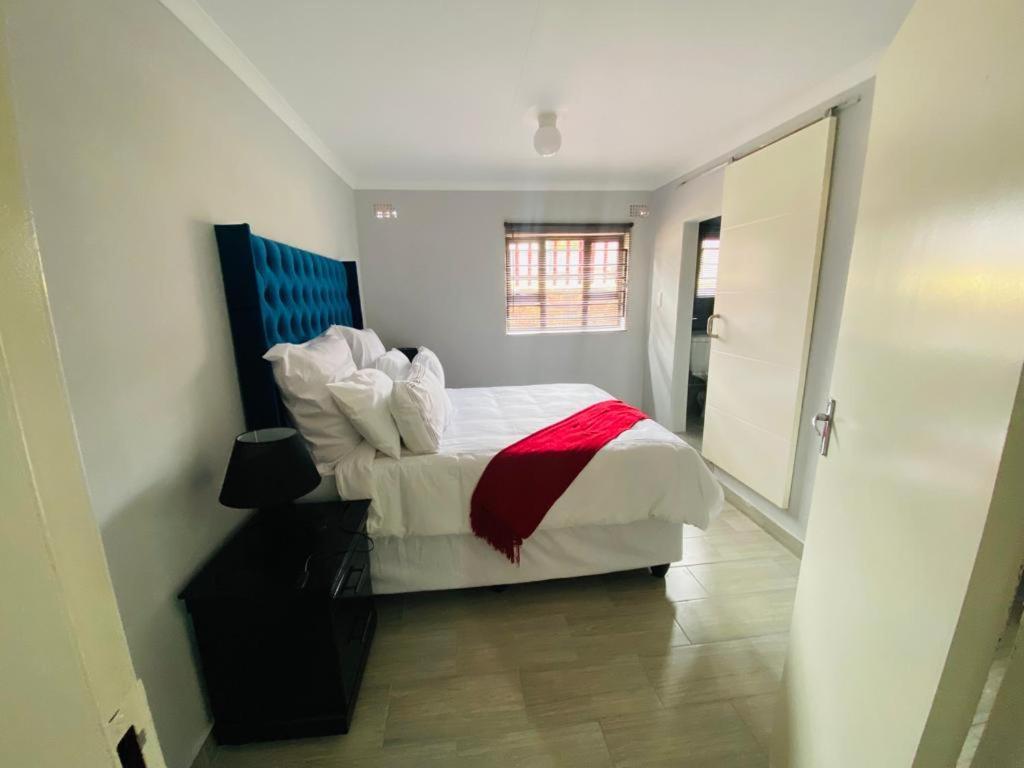 6 The Curve Unit 3 Apartment *