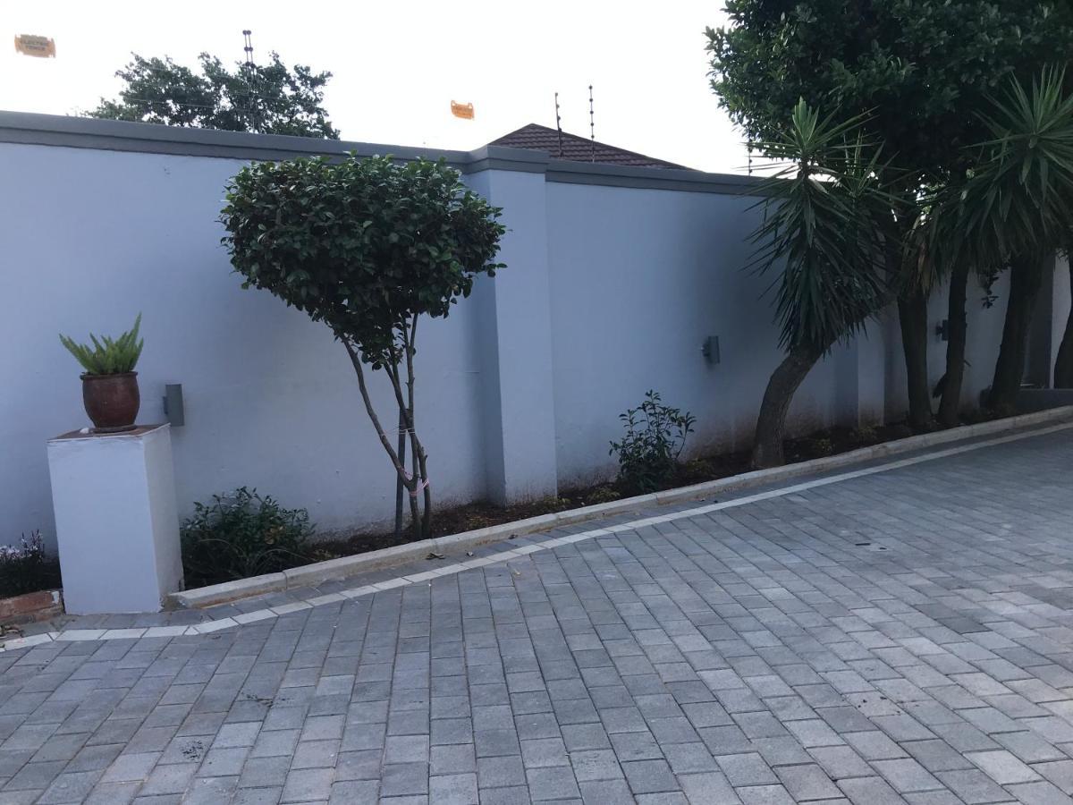 Aluve * Johannesburg