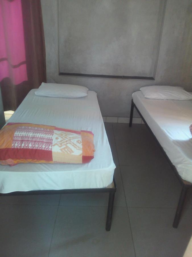 Accoustix Backpackers Hostel *