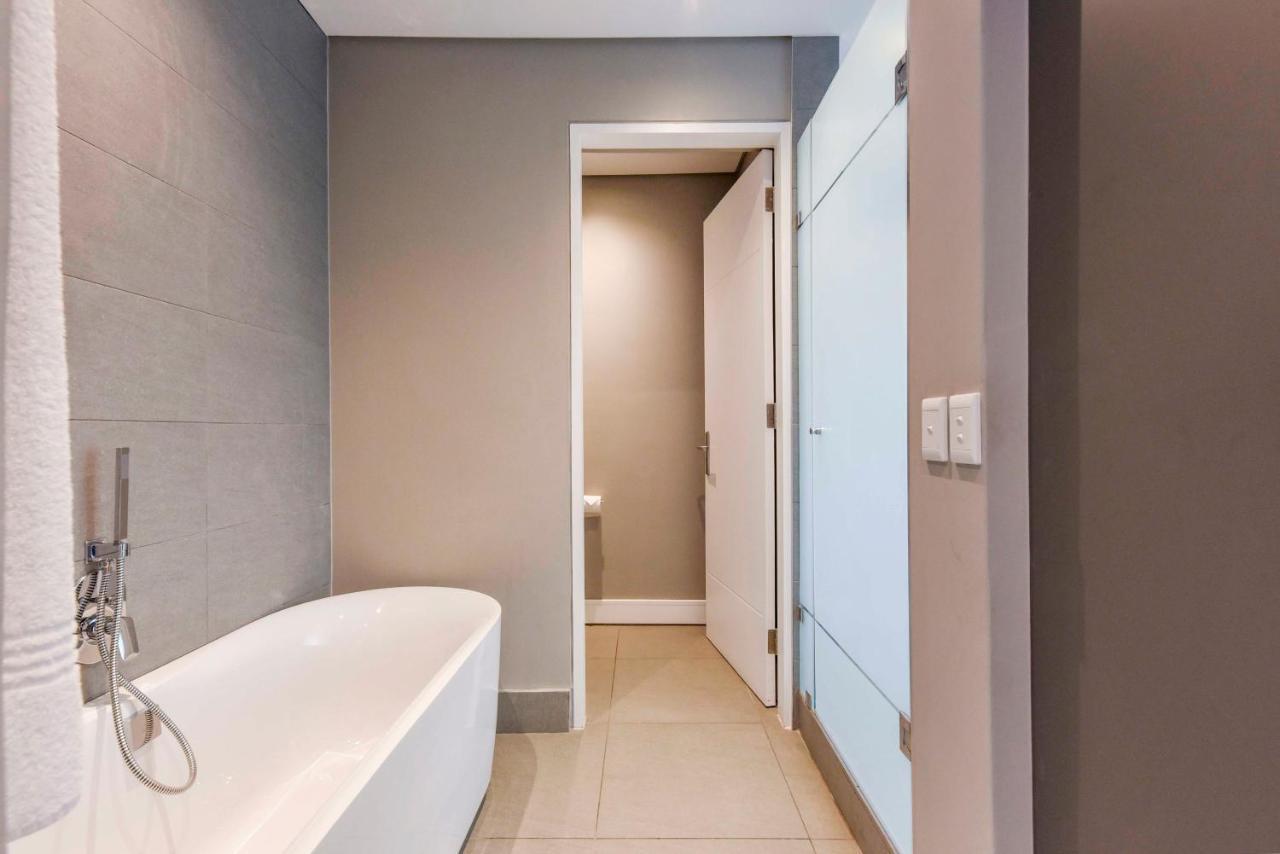Căn hộ Chic 2 Bedroom Penthouse In The Heart Of Rosebank
