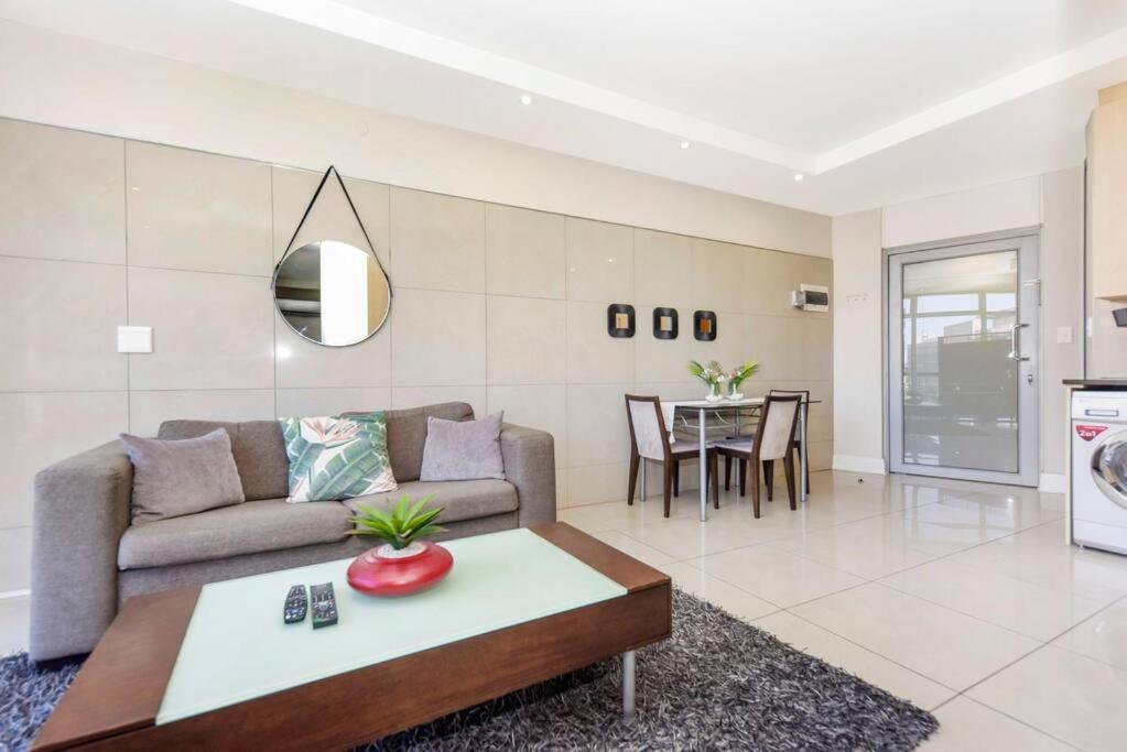 Sandton Hydro - 1 Bedroom Apartment Johannesburg