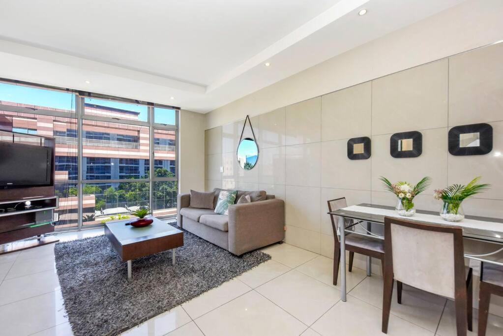 Sandton Hydro - 1 Bedroom * Johannesburg