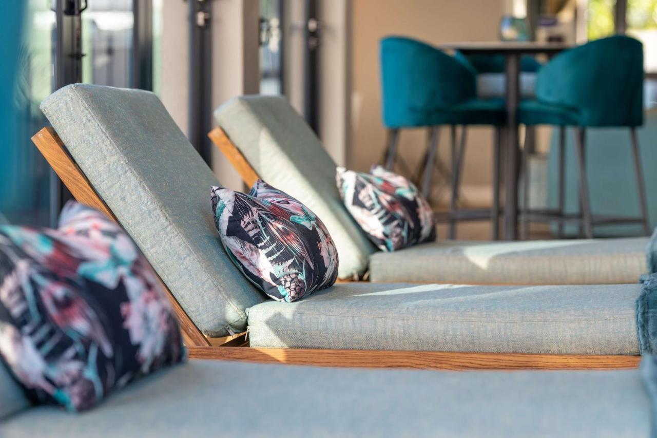 Radisson And Convention Centre Or Tambo Airport Hotel