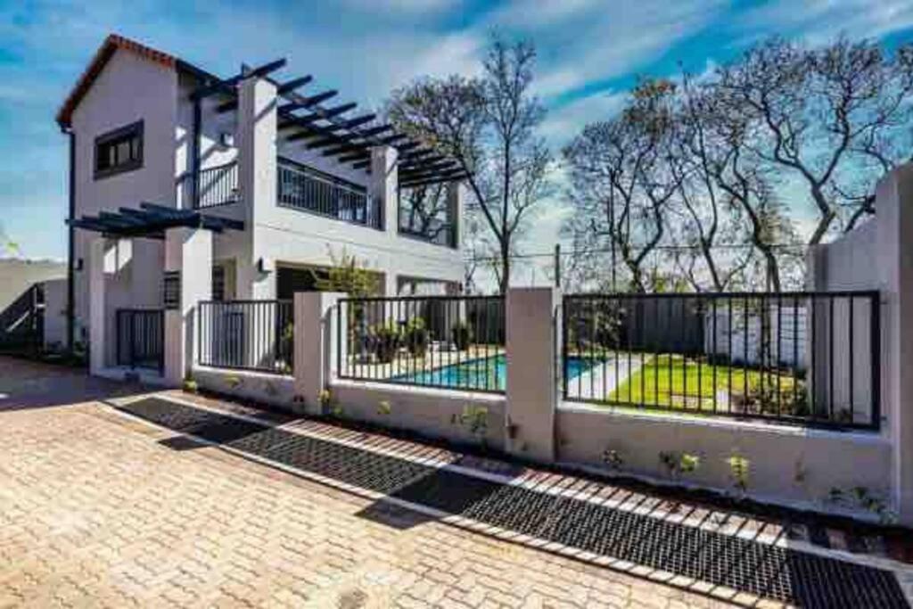 A Slice Of Heaven - Bryanston *