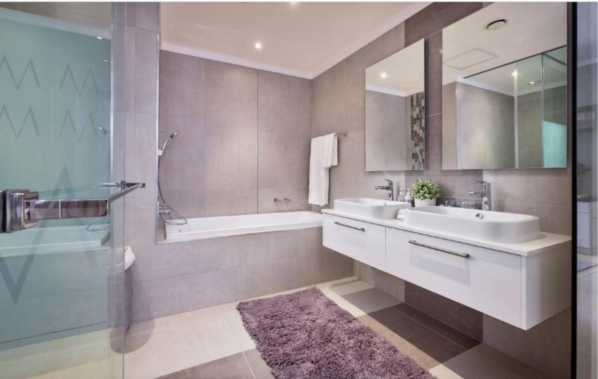 Sandton Smart Fourteen Apartment Johannesburg