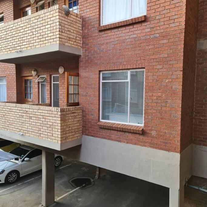 Apartamento Cosy With Secure Parking