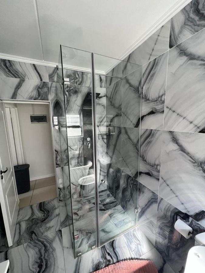 Royal Xtian Elegant 3 Bedrooms Apartment *