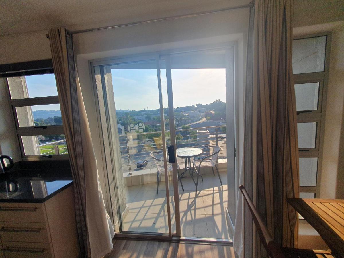 Apartamento Unit 26, Genesis *