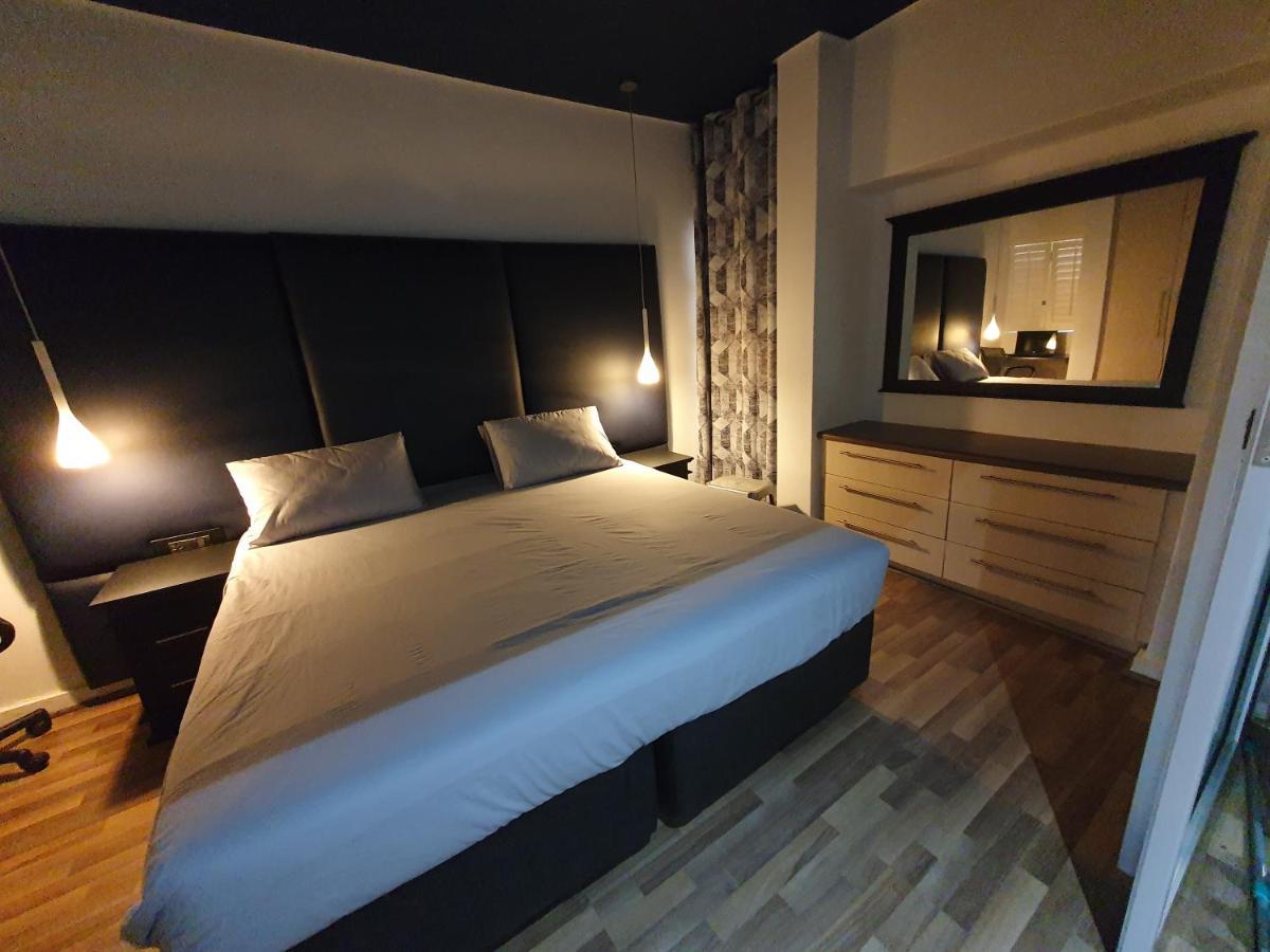 Unit 26, Genesis Apartamento *