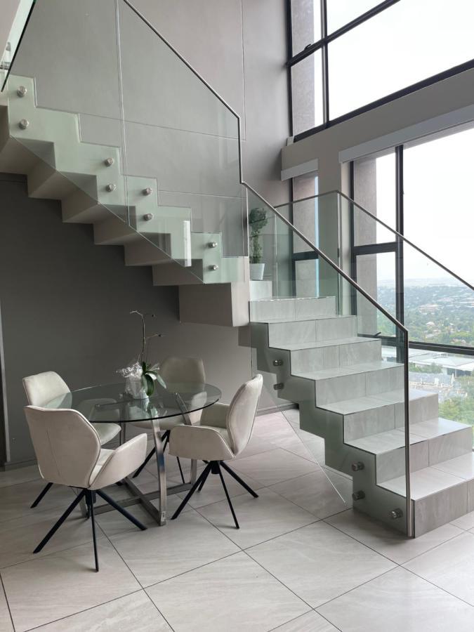 Apartment Sandton Smart Sixteen Johannesburg