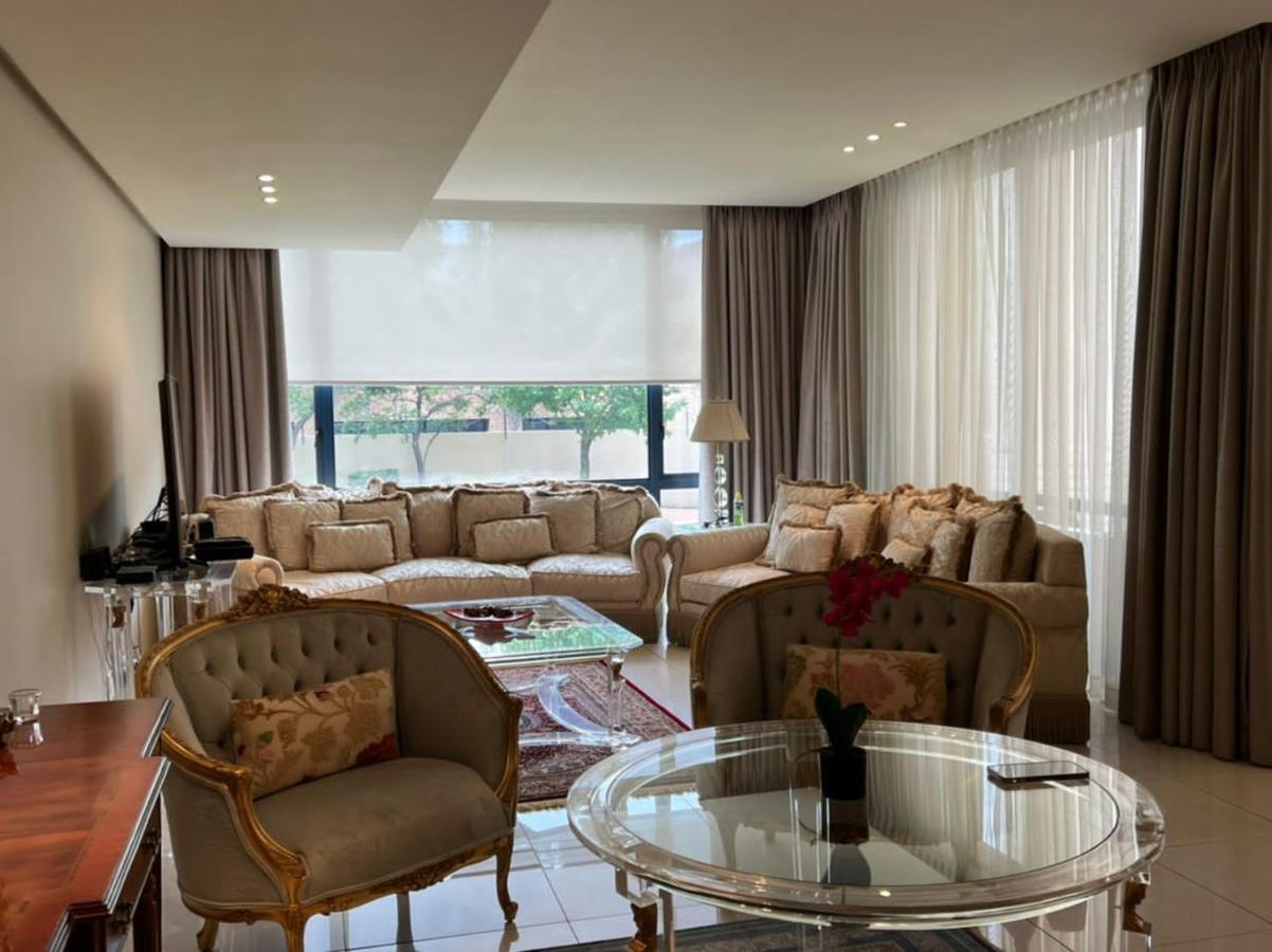 Sandton Emperor Apartamento