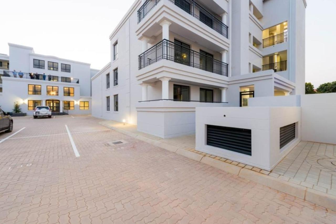 Cottonwoods For Family, Friends And Business Trips. Johannesburg
