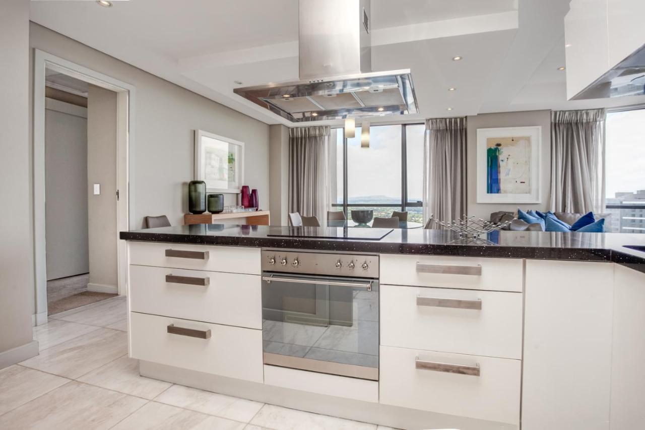 Luxury Penthouse At Sandton Skye Apartment