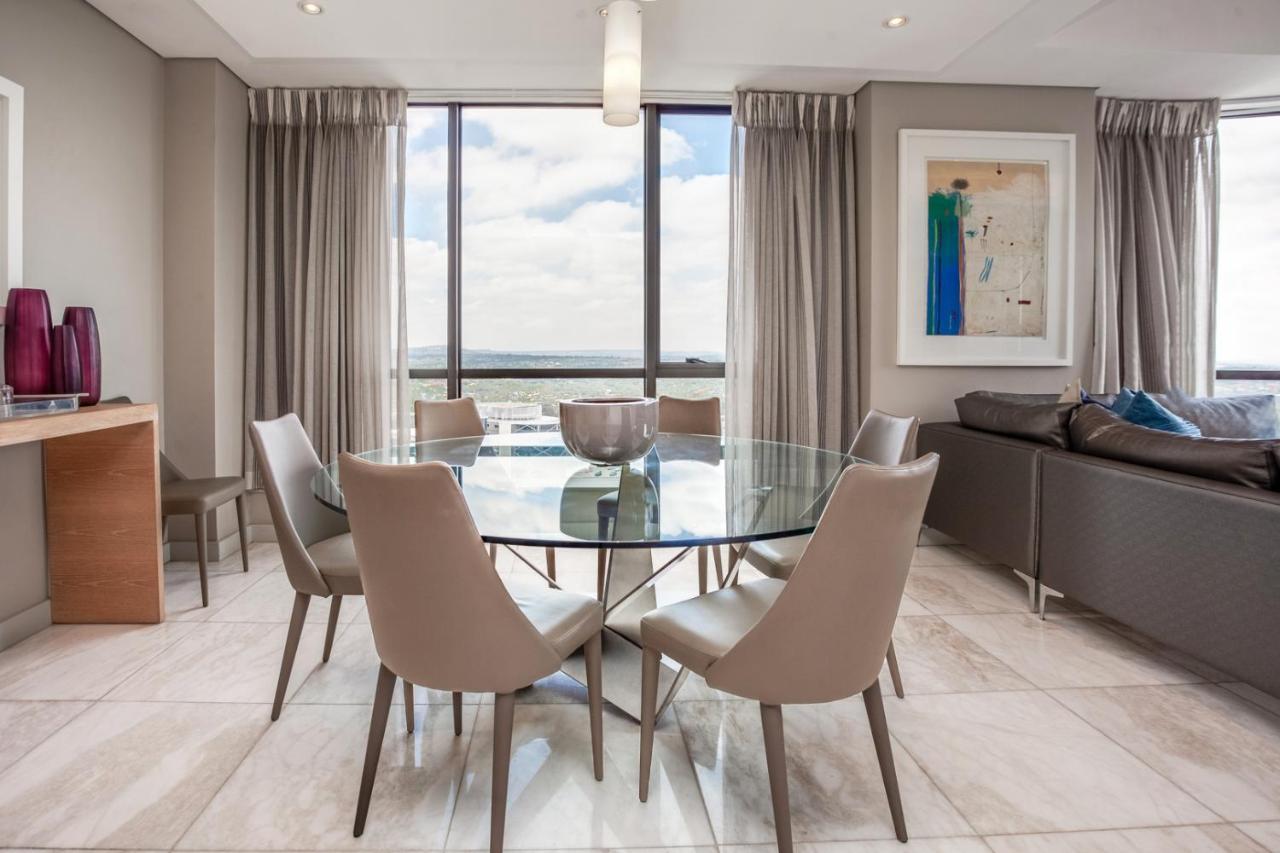 Apartment Luxury Penthouse At Sandton Skye Johannesburg