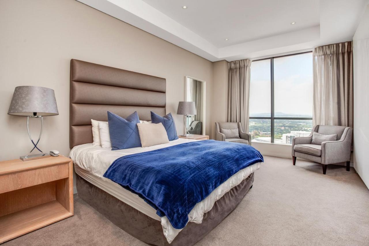 Apartment Luxury Penthouse At Sandton Skye *