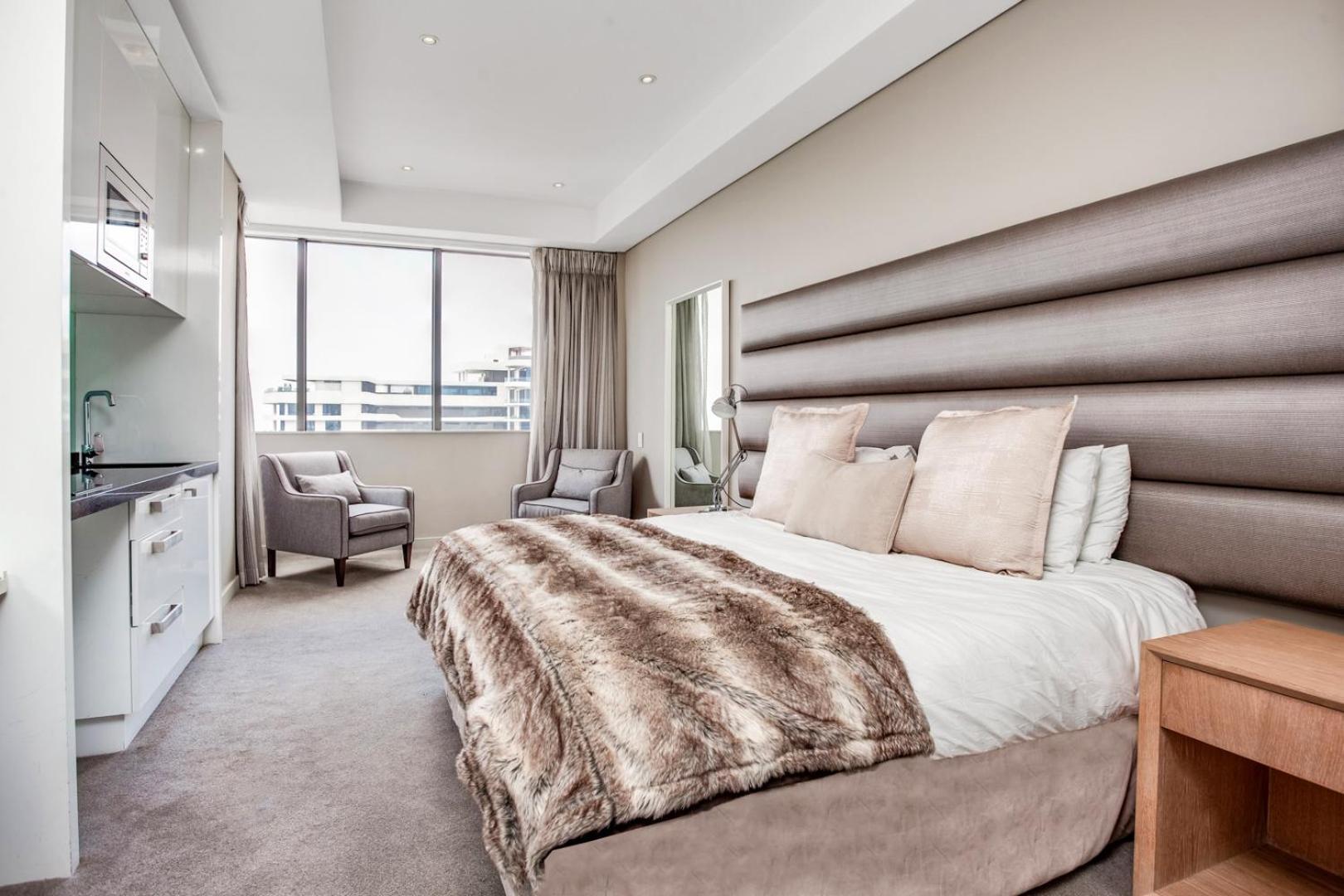 Luxury Penthouse At Sandton Skye Johannesburg