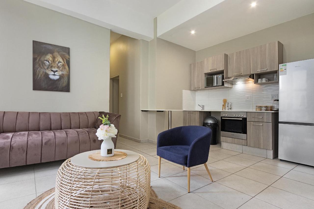 The Bolton In Rosebank Apartment