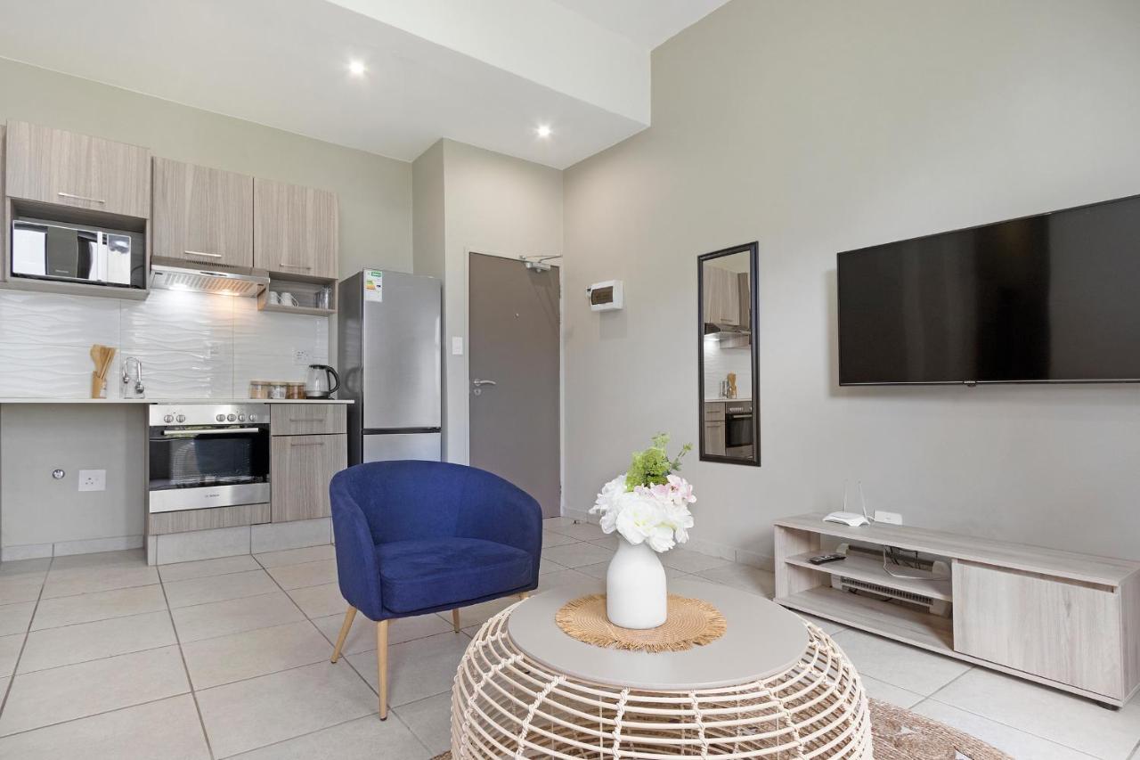 Urban Oasis At The Bolton Apartment *