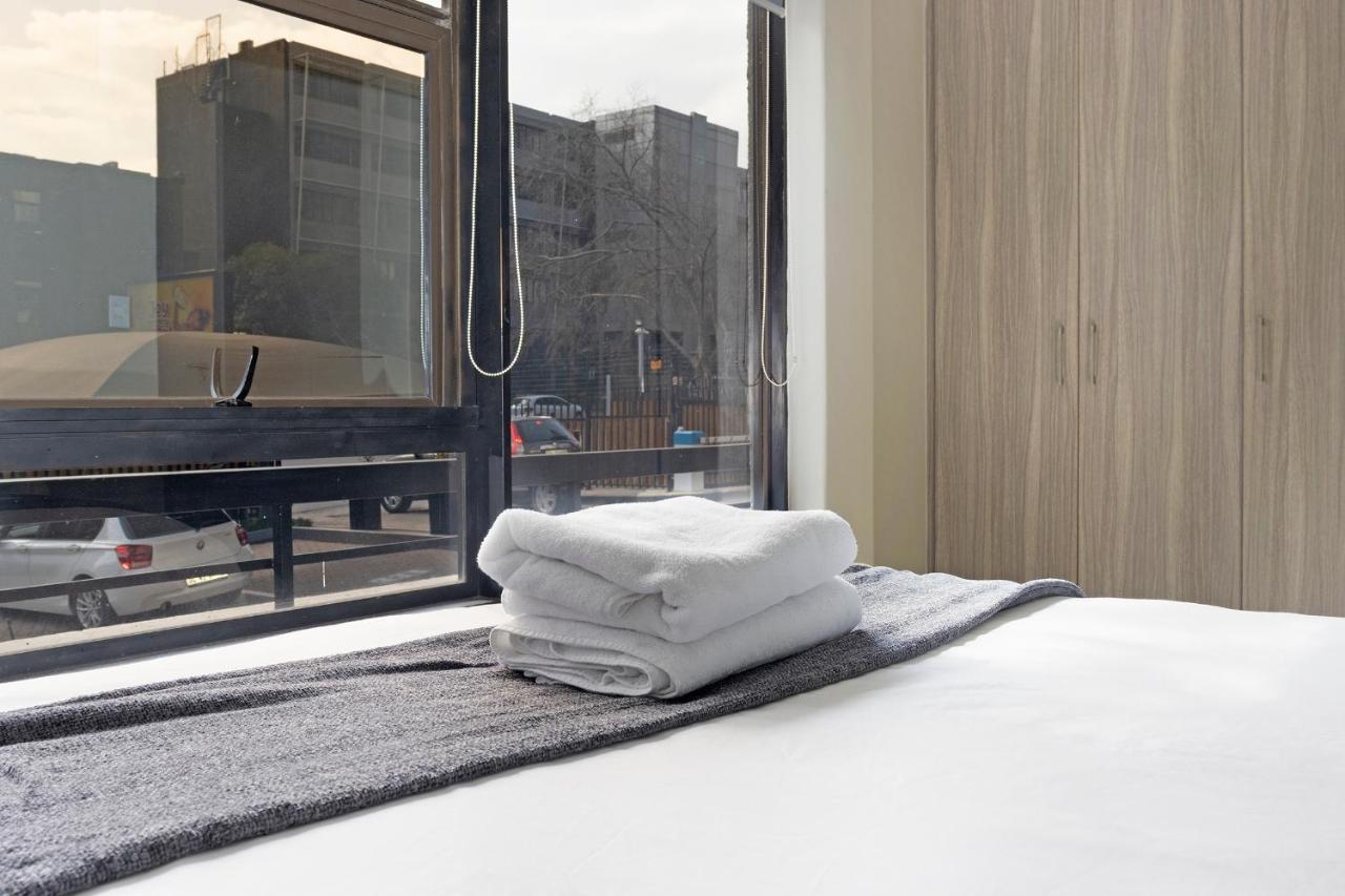 Urban Oasis At The Bolton Apartment *
