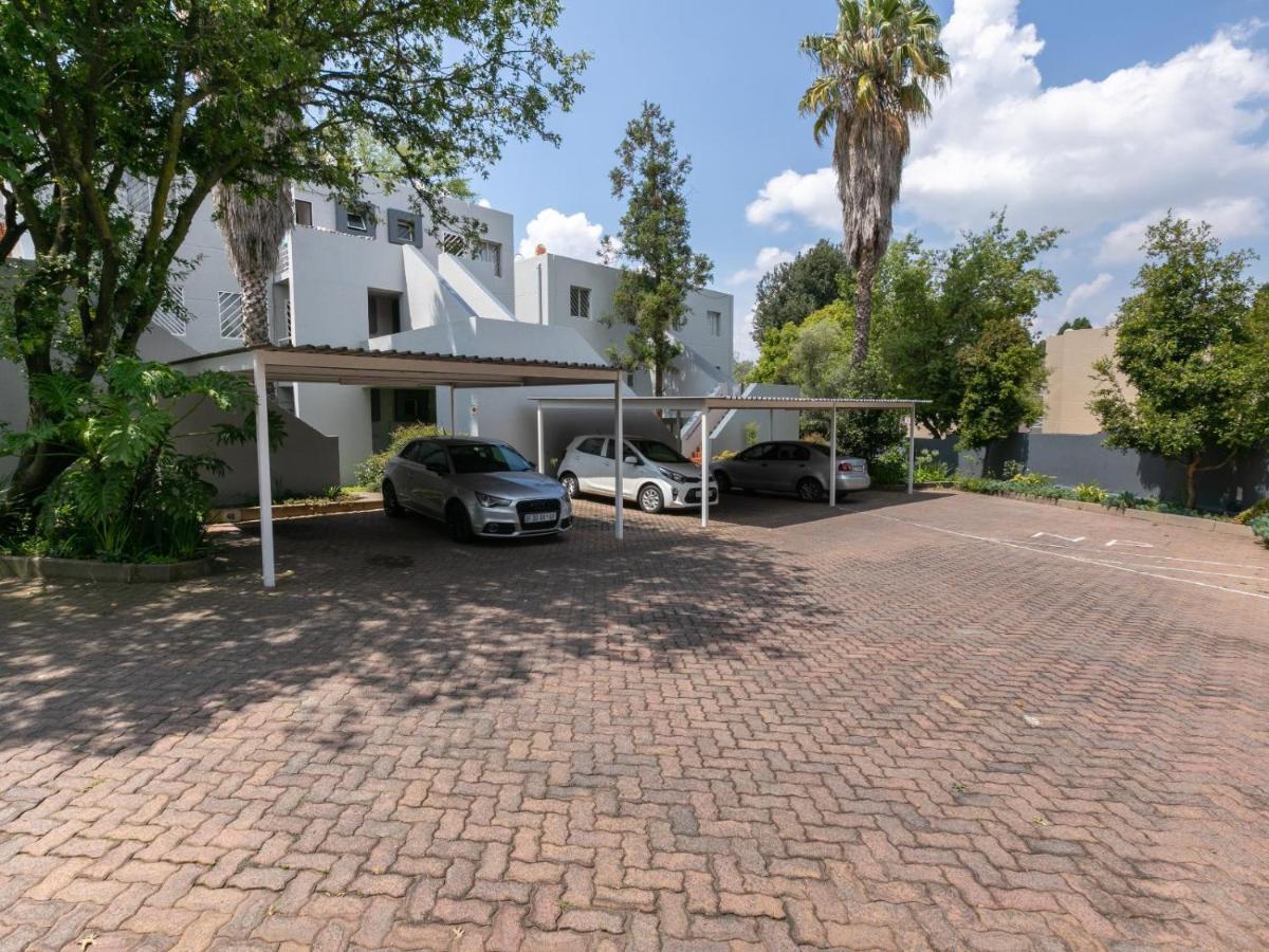 Rad Stays 28 Madison Palms * Johannesburg