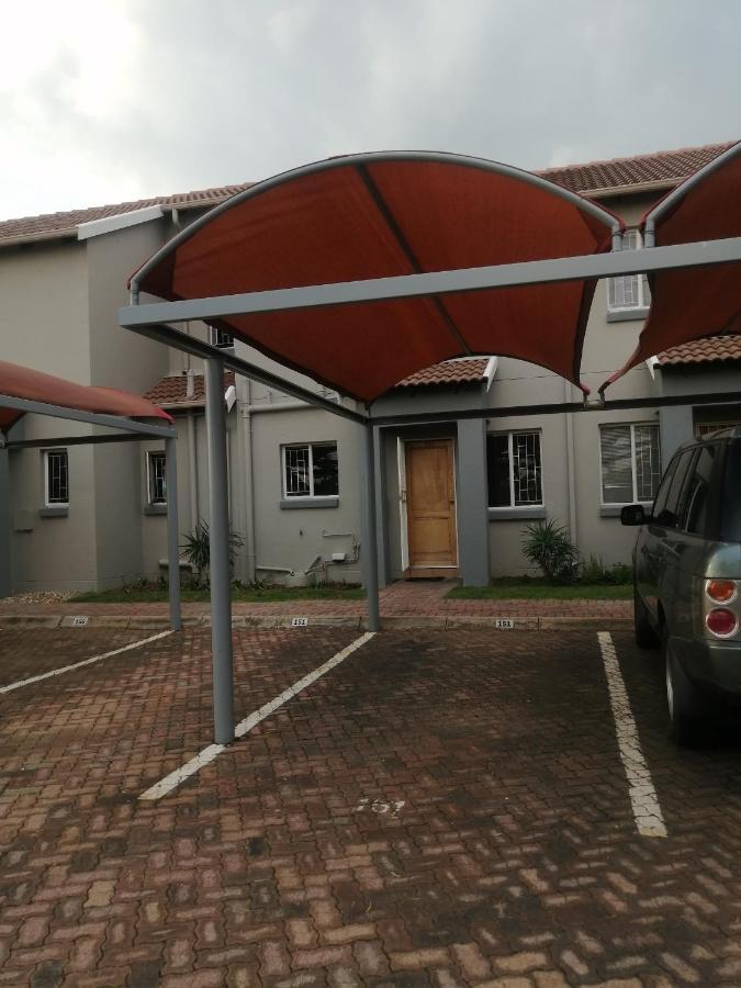 The Don Apt, Greenstone Apartment *