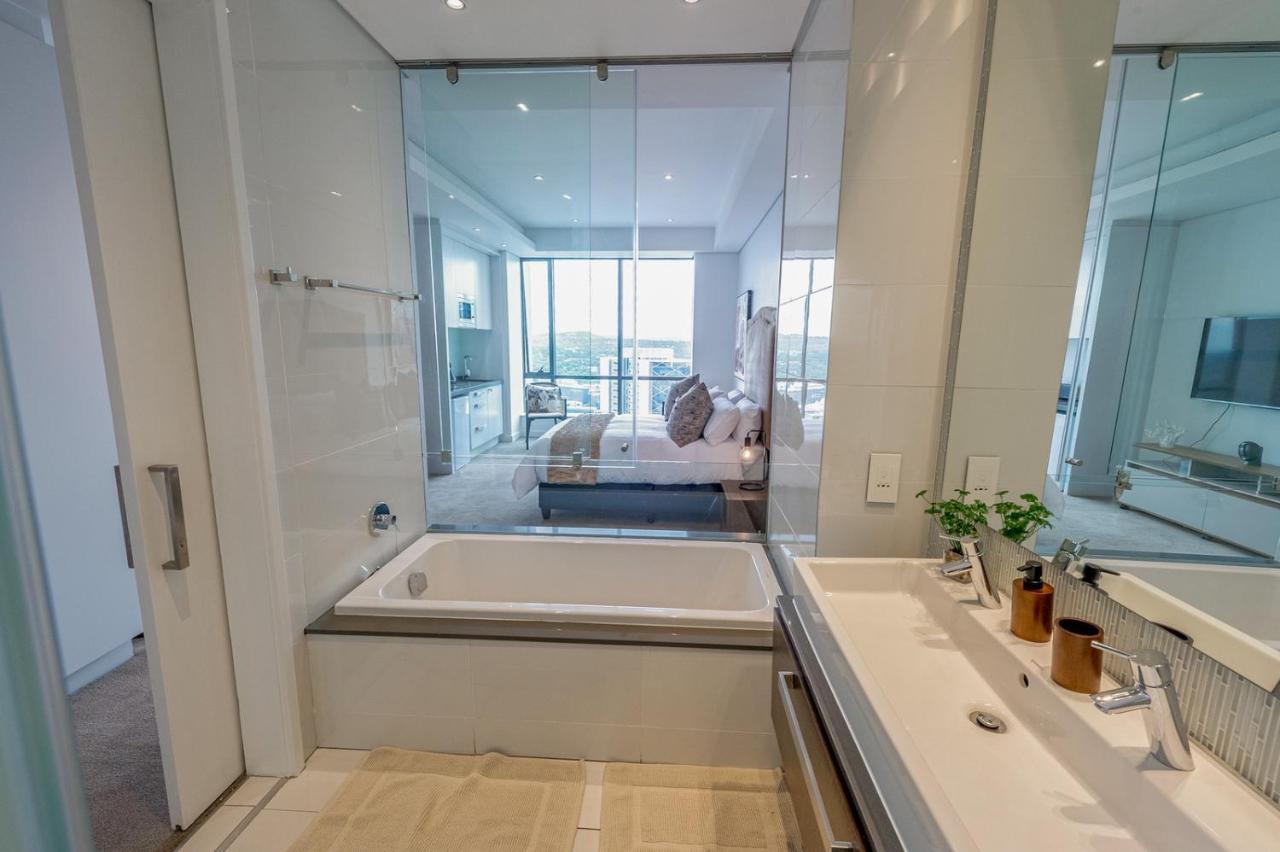 Apartment Sandton Skye Serviced