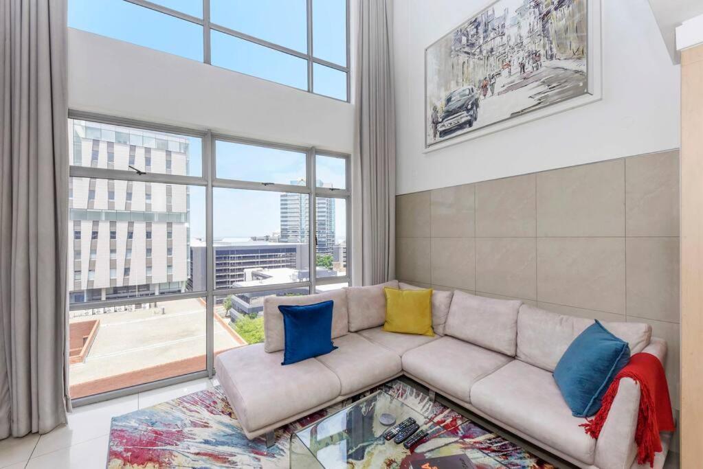 Hydro Park Penthouse Loft *
